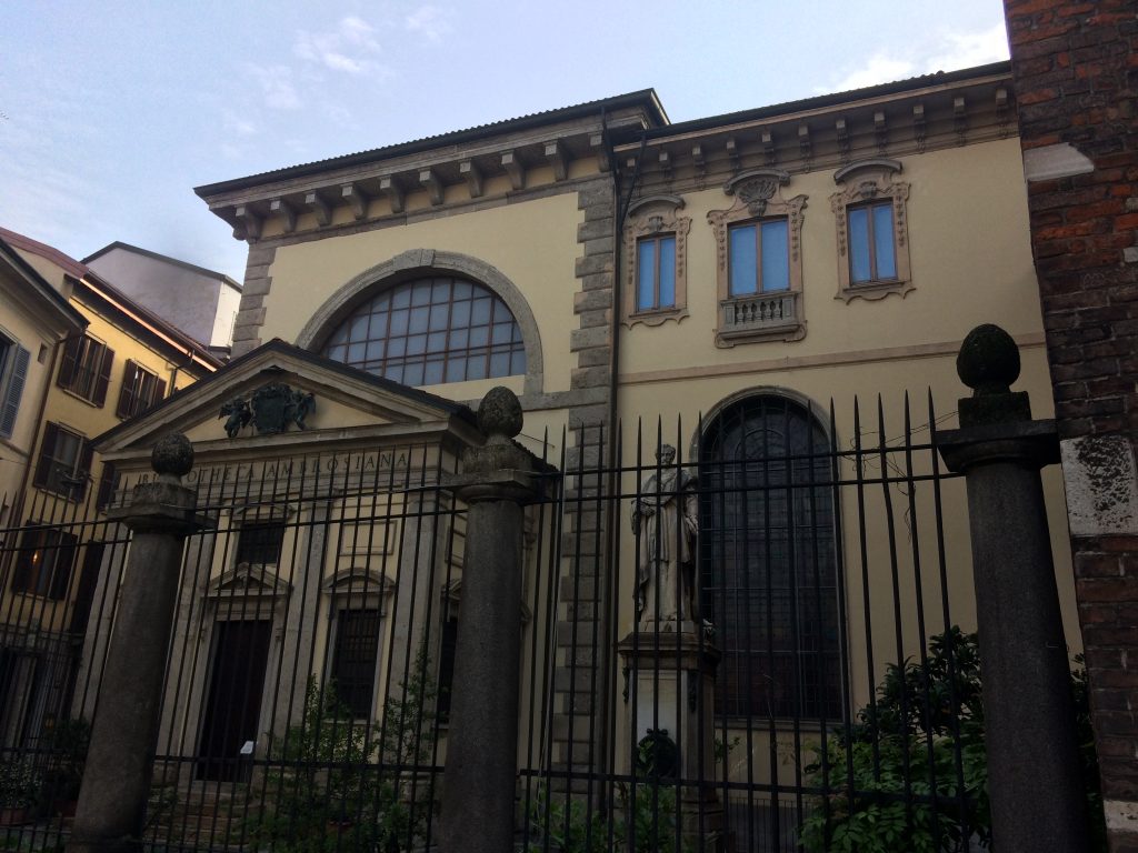 Outside view of the Biblioteca Ambrosiana (Milan).